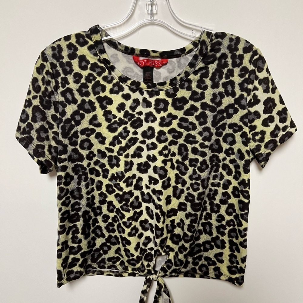 HOT KISS TOP W/ROUNDED NECK LEOPARD LOOK PRINT. SIZE L